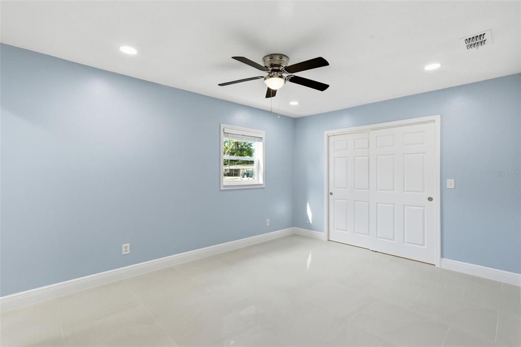 En Venta: $395,000 (4 camas, 2 baños, 1426 Pies cuadrados)