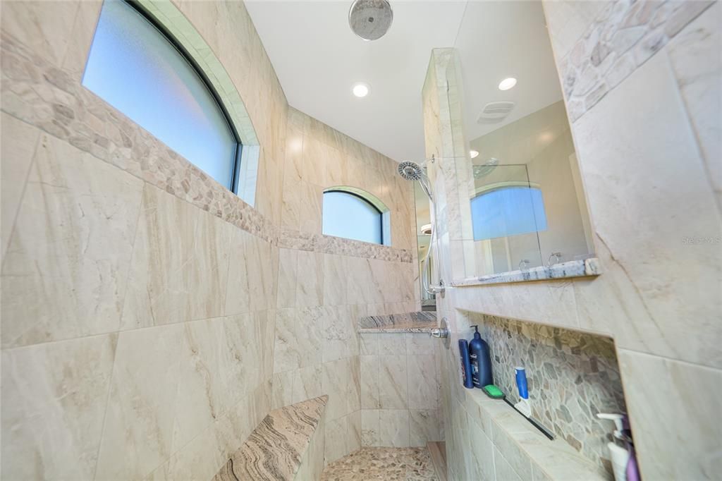 En Venta: $789,000 (3 camas, 2 baños, 1947 Pies cuadrados)