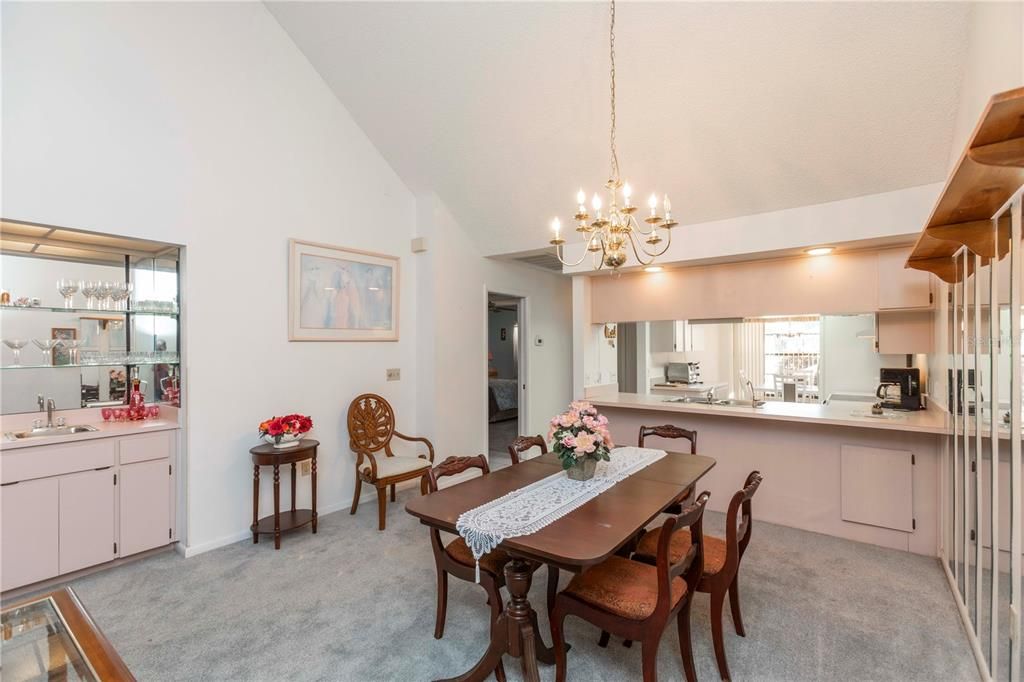 For Sale: $198,000 (2 beds, 2 baths, 1162 Square Feet)