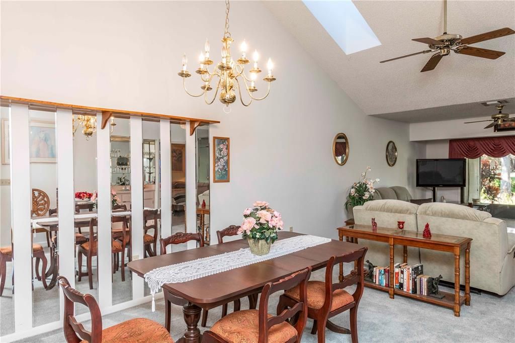 For Sale: $198,000 (2 beds, 2 baths, 1162 Square Feet)