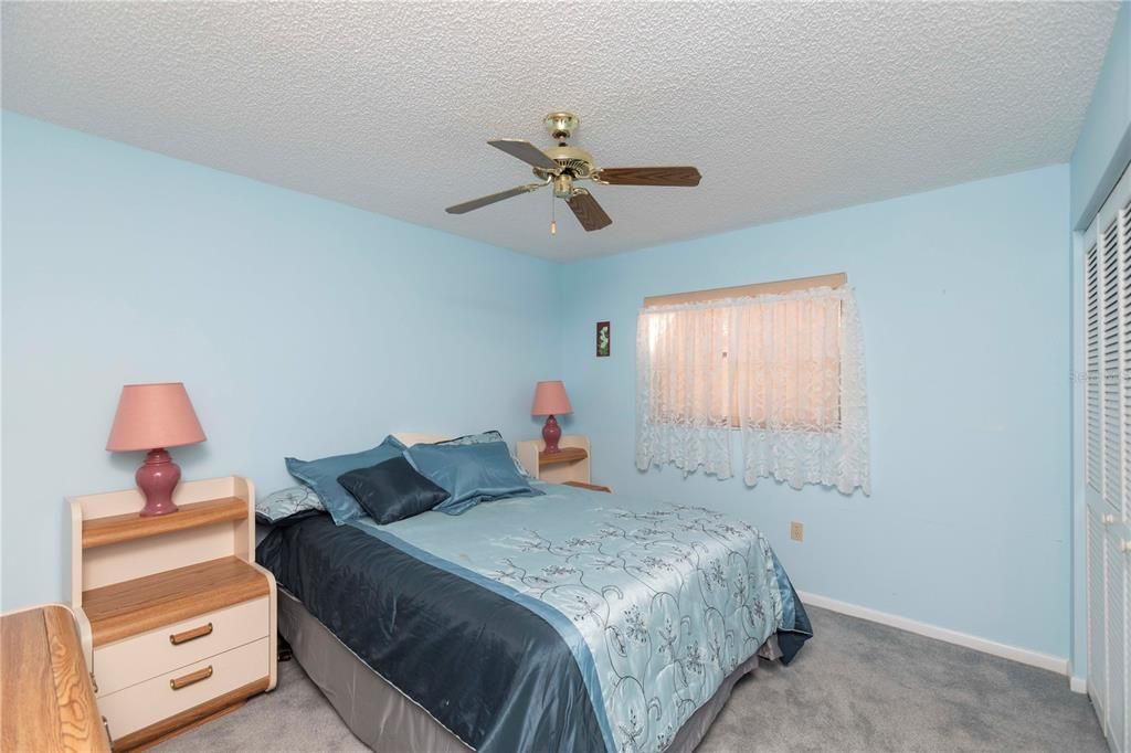 For Sale: $198,000 (2 beds, 2 baths, 1162 Square Feet)