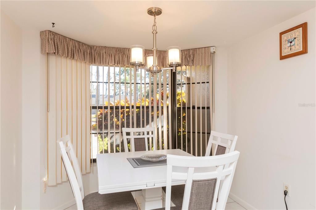 For Sale: $198,000 (2 beds, 2 baths, 1162 Square Feet)