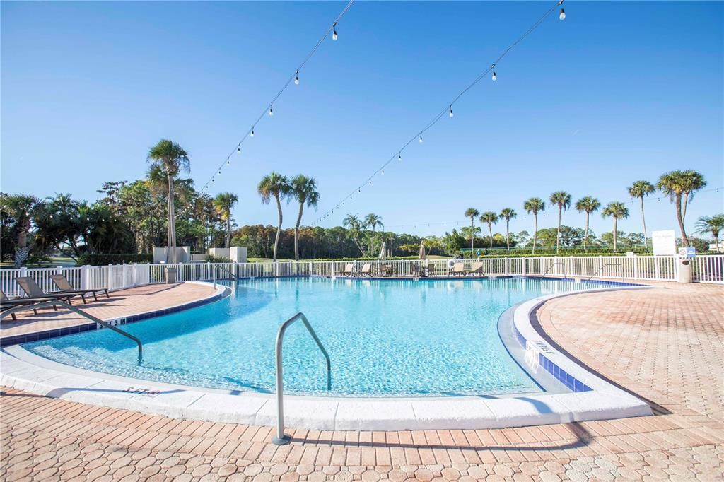 For Sale: $198,000 (2 beds, 2 baths, 1162 Square Feet)