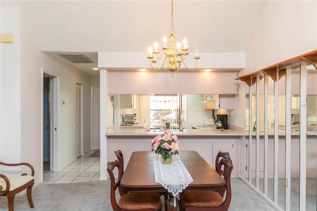 For Sale: $198,000 (2 beds, 2 baths, 1162 Square Feet)