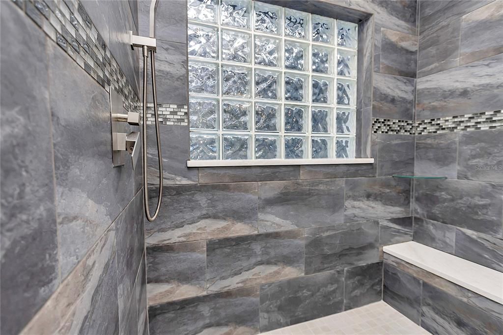 For Sale: $359,900 (3 beds, 2 baths, 1548 Square Feet)