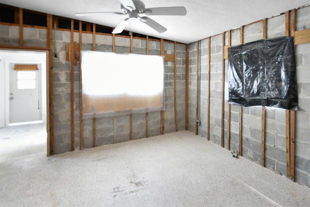 For Sale: $325,000 (2 beds, 0 baths, 1170 Square Feet)