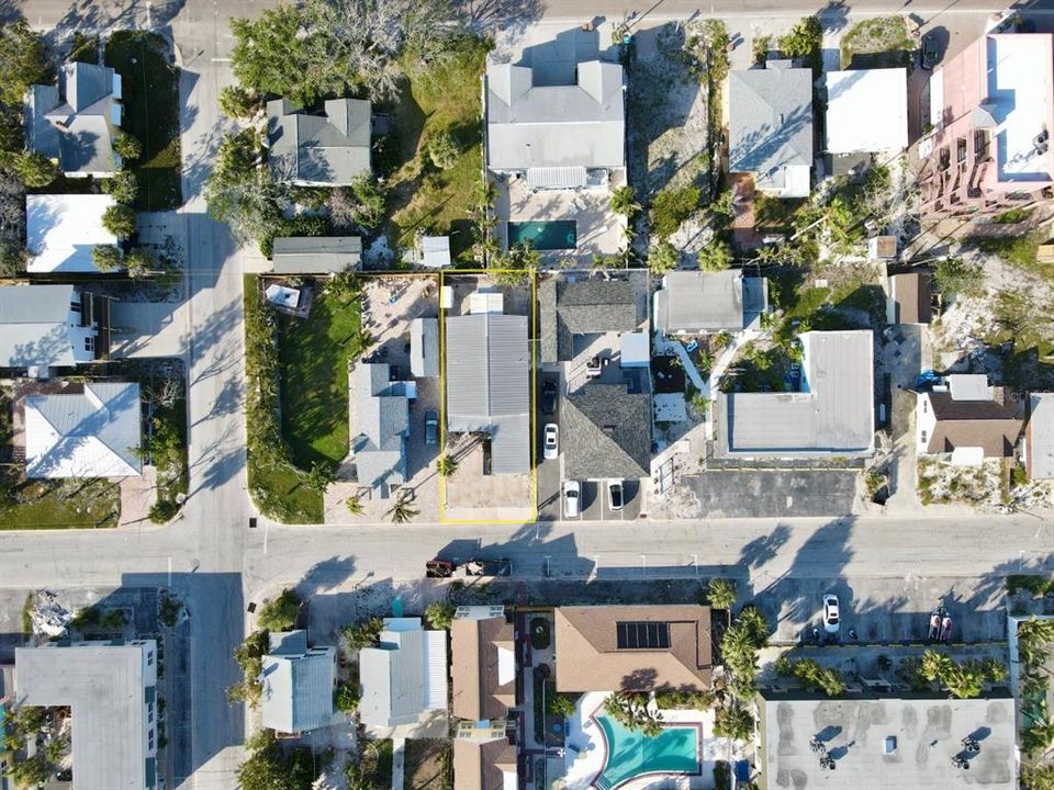 For Sale: $325,000 (2 beds, 0 baths, 1170 Square Feet)