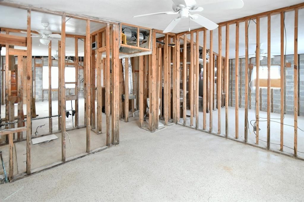 For Sale: $325,000 (2 beds, 0 baths, 1170 Square Feet)