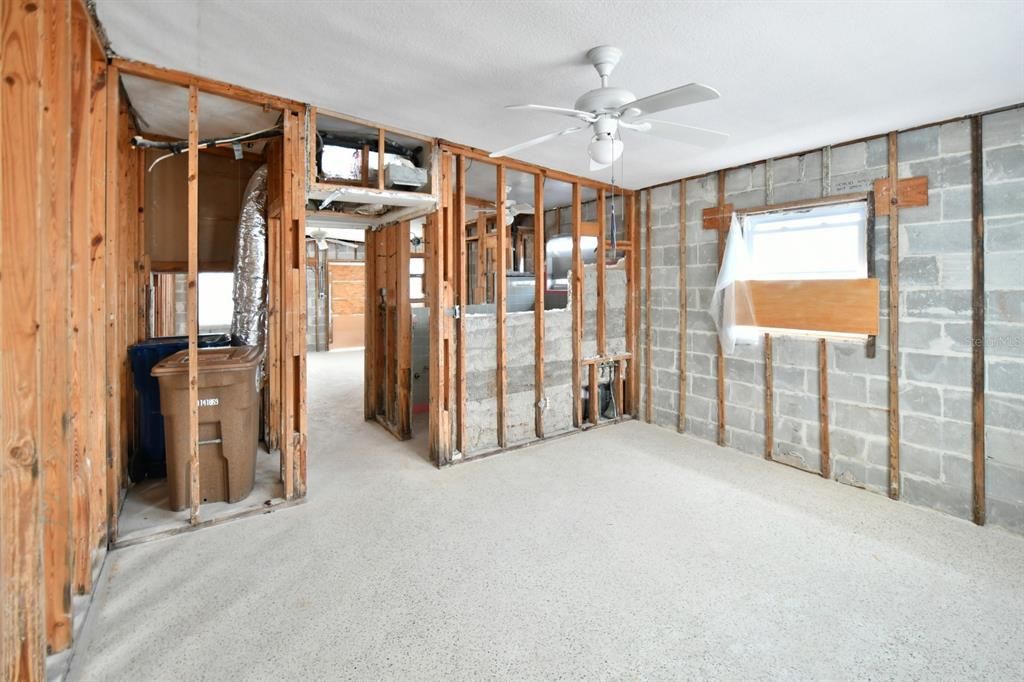 For Sale: $325,000 (2 beds, 0 baths, 1170 Square Feet)