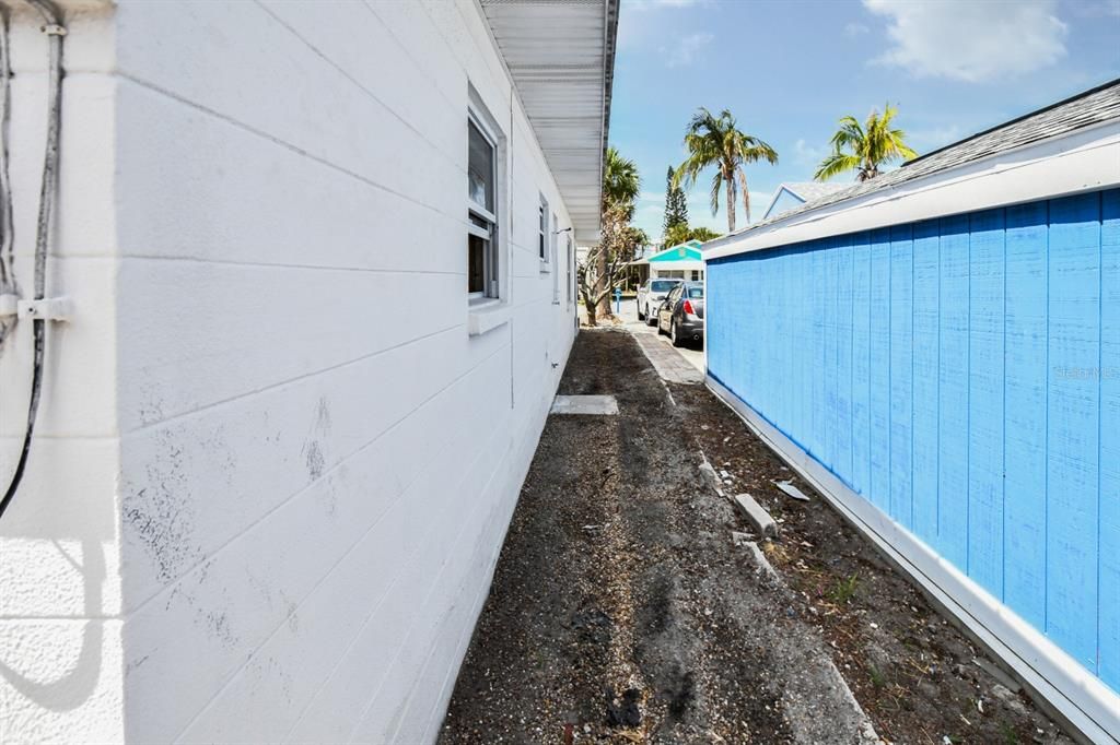 For Sale: $325,000 (2 beds, 0 baths, 1170 Square Feet)