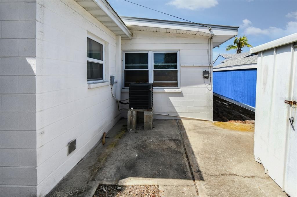 For Sale: $325,000 (2 beds, 0 baths, 1170 Square Feet)