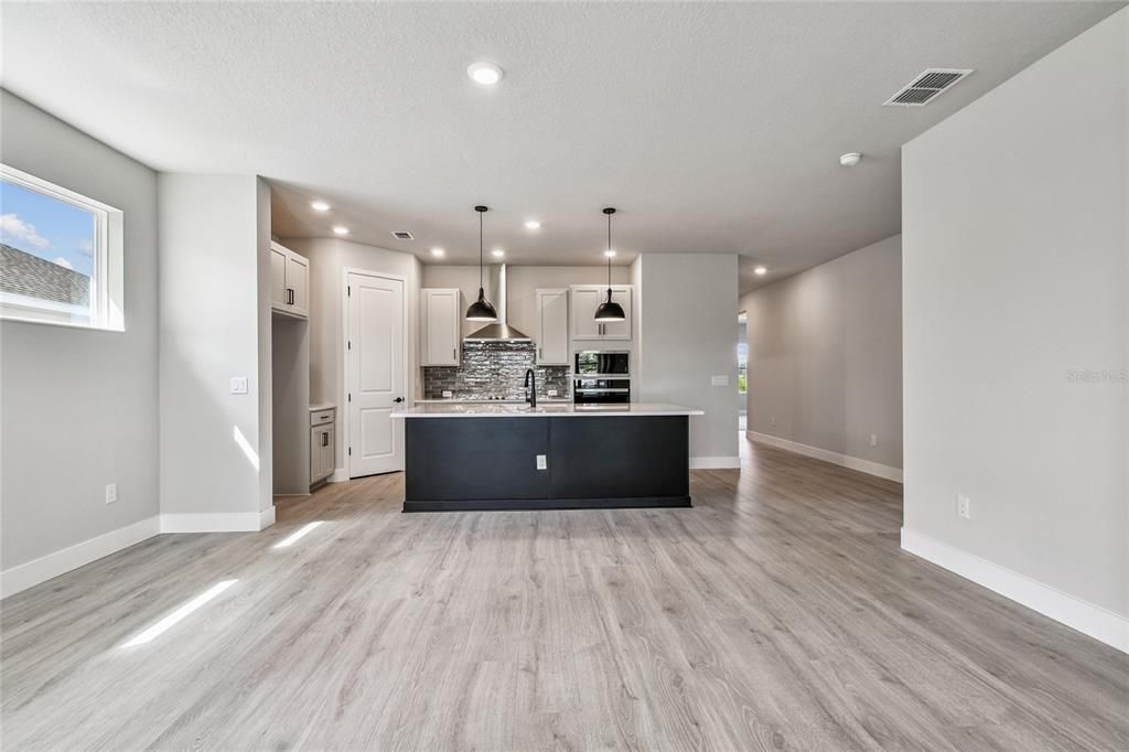 待售: $524,990 (4 贝兹, 3 浴室, 2255 平方英尺)