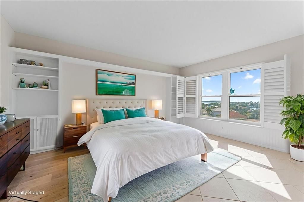 For Sale: $349,990 (2 beds, 2 baths, 1110 Square Feet)