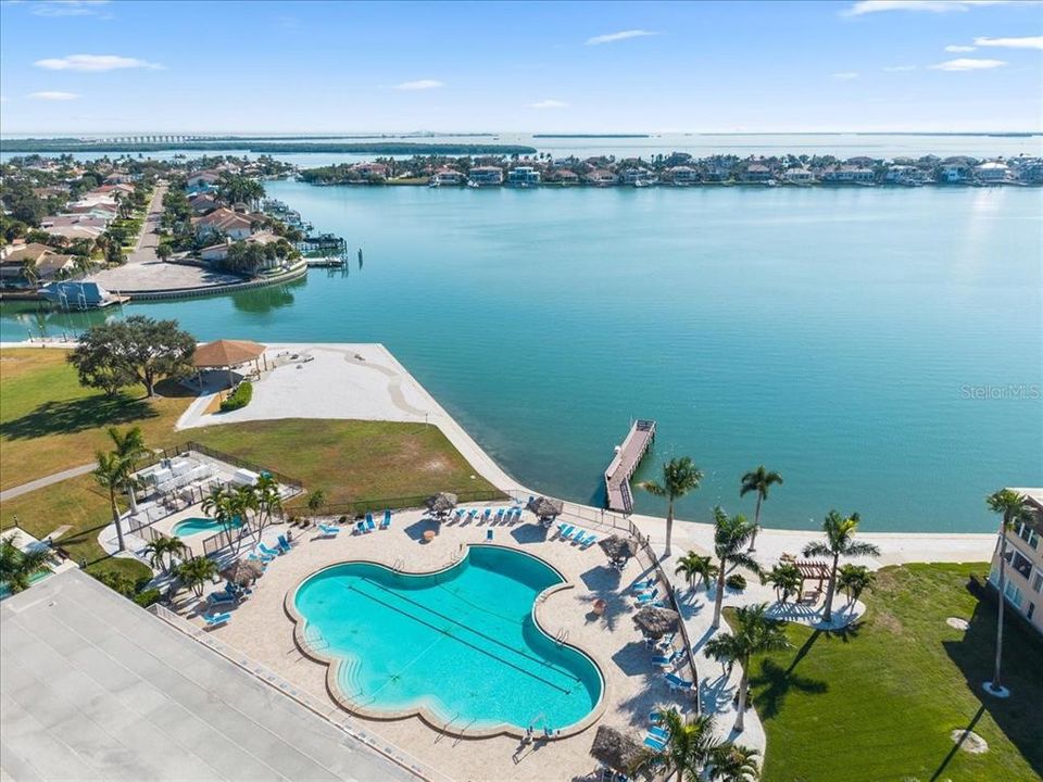 For Sale: $349,990 (2 beds, 2 baths, 1110 Square Feet)