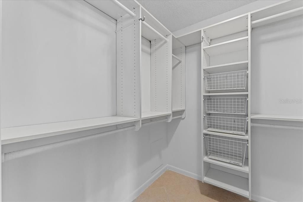 For Sale: $349,990 (2 beds, 2 baths, 1110 Square Feet)