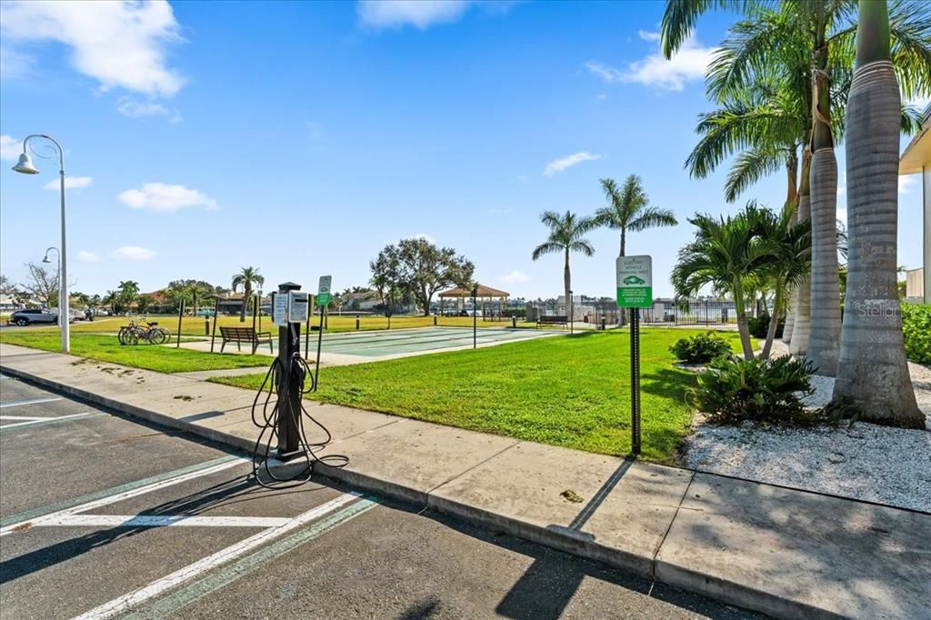 For Sale: $349,990 (2 beds, 2 baths, 1110 Square Feet)