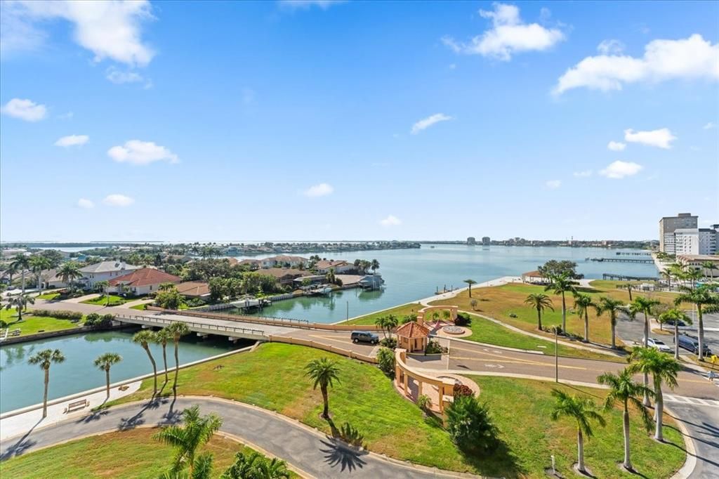 For Sale: $349,990 (2 beds, 2 baths, 1110 Square Feet)