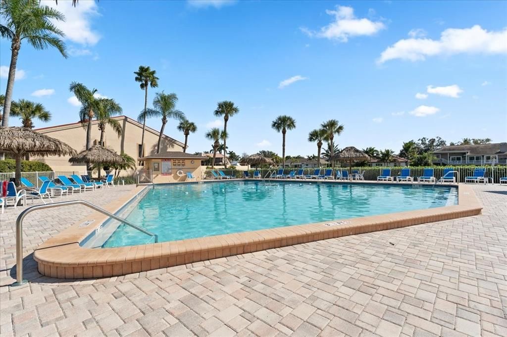 For Sale: $349,990 (2 beds, 2 baths, 1110 Square Feet)