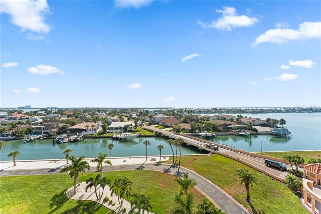 For Sale: $349,990 (2 beds, 2 baths, 1110 Square Feet)