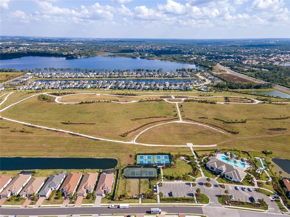 На продажу: $498,000 (2 спален, 2 ванн, 1500 Квадратных фут)