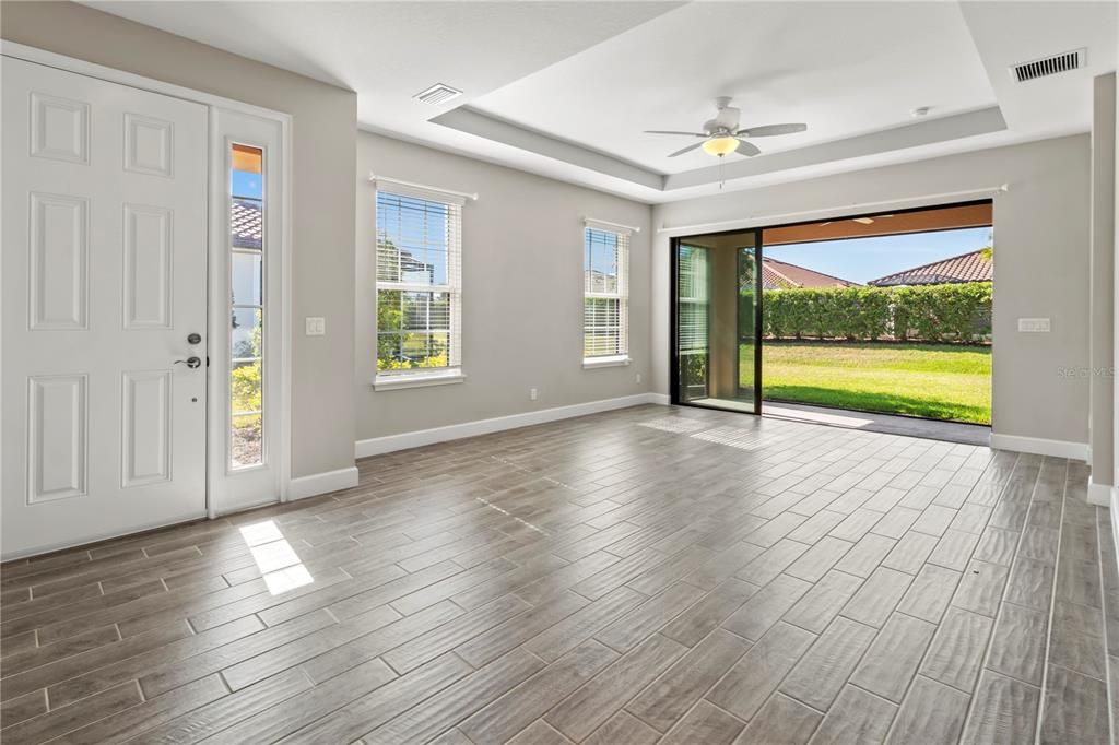 На продажу: $498,000 (2 спален, 2 ванн, 1500 Квадратных фут)