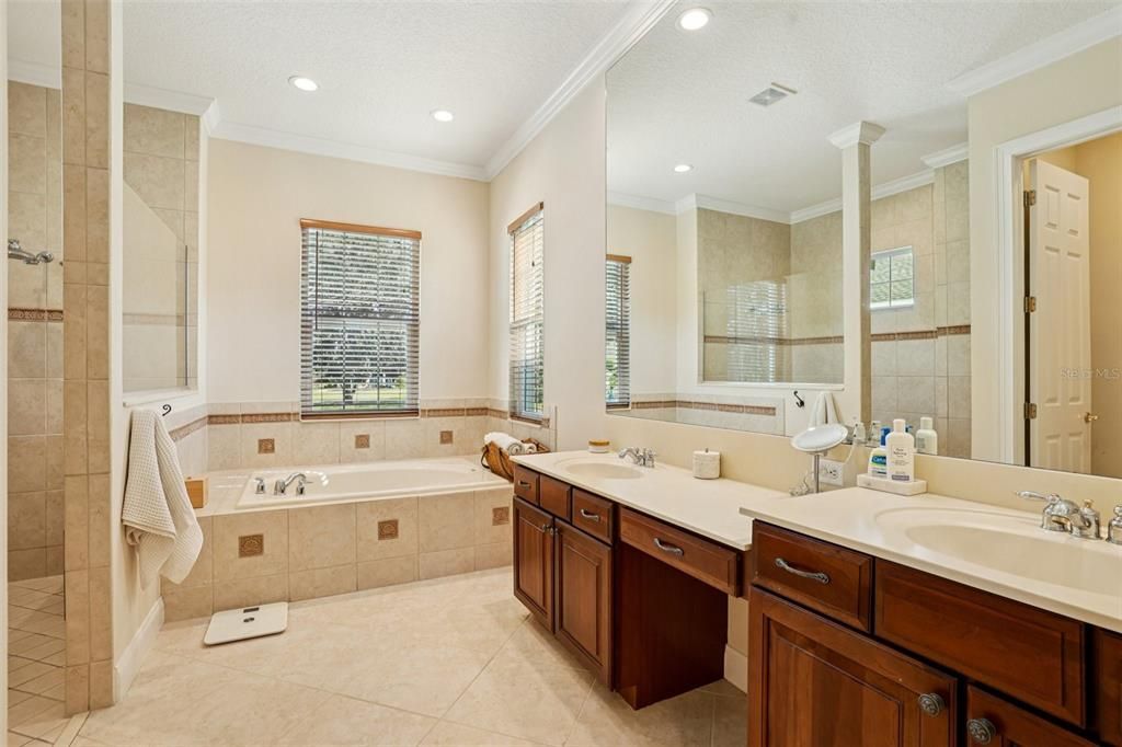 На продажу: $1,125,000 (4 спален, 3 ванн, 2635 Квадратных фут)