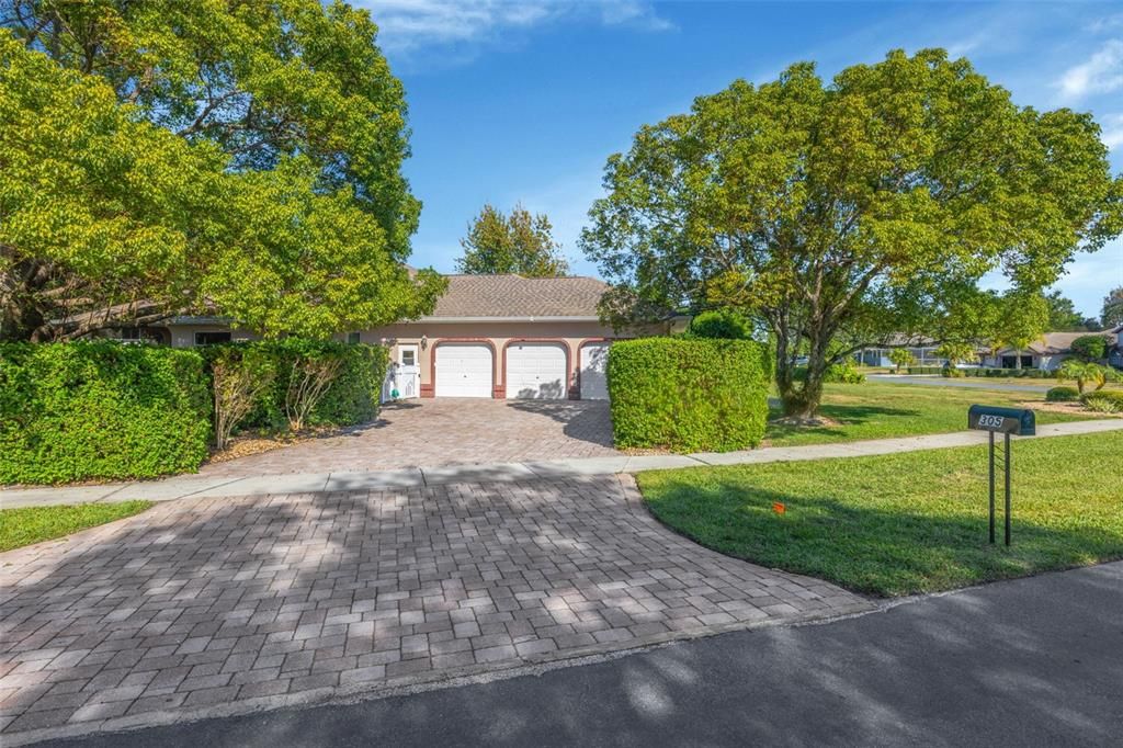 Active With Contract: $395,000 (3 beds, 2 baths, 2959 Square Feet)