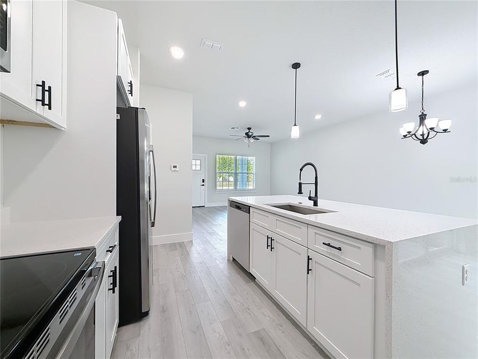 For Sale: $289,900 (4 beds, 2 baths, 1551 Square Feet)