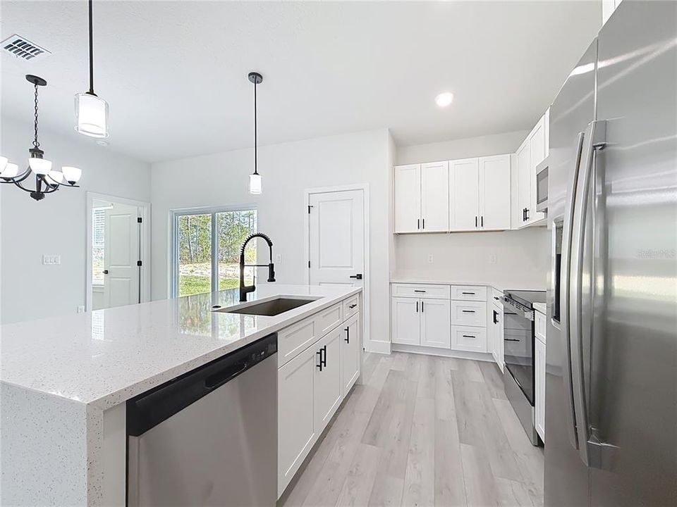 For Sale: $289,900 (4 beds, 2 baths, 1551 Square Feet)