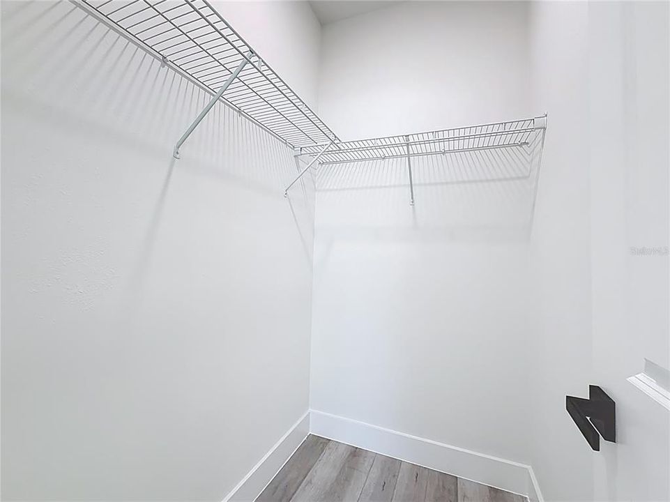 For Sale: $289,900 (4 beds, 2 baths, 1551 Square Feet)