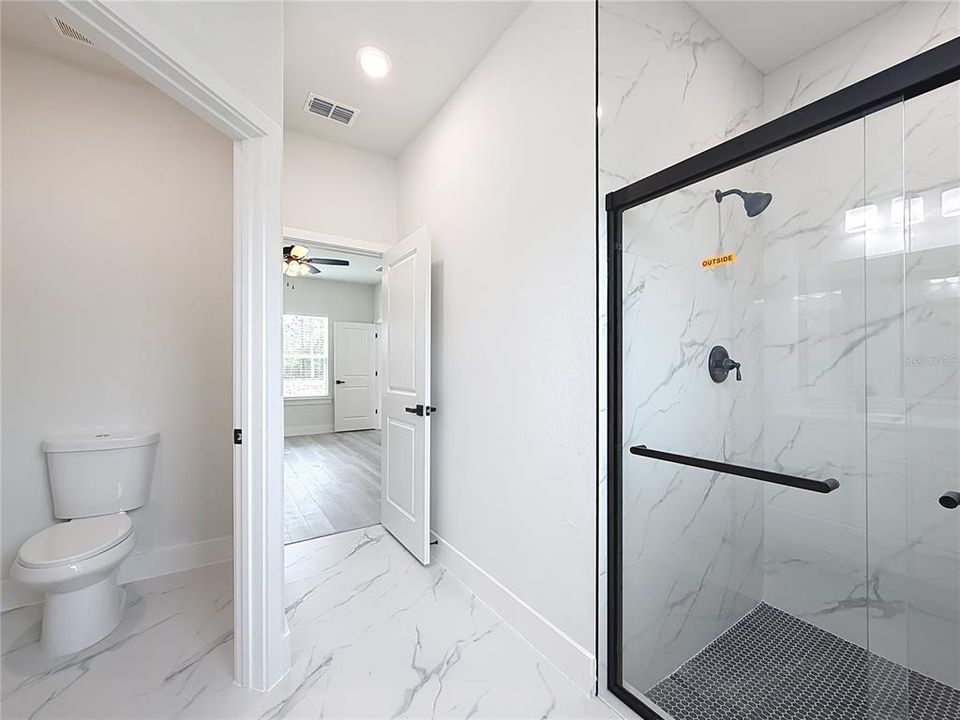 For Sale: $289,900 (4 beds, 2 baths, 1551 Square Feet)