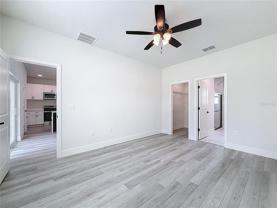 For Sale: $289,900 (4 beds, 2 baths, 1551 Square Feet)
