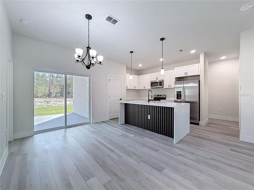 For Sale: $289,900 (4 beds, 2 baths, 1551 Square Feet)