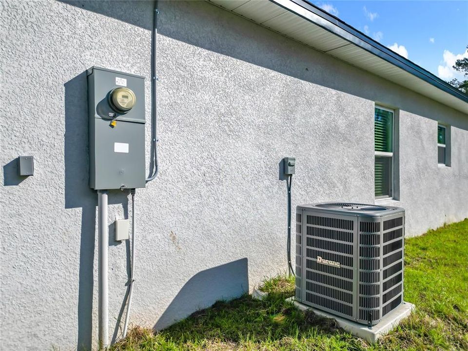 For Sale: $289,900 (4 beds, 2 baths, 1551 Square Feet)