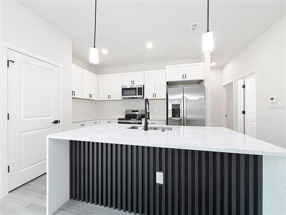 For Sale: $289,900 (4 beds, 2 baths, 1551 Square Feet)