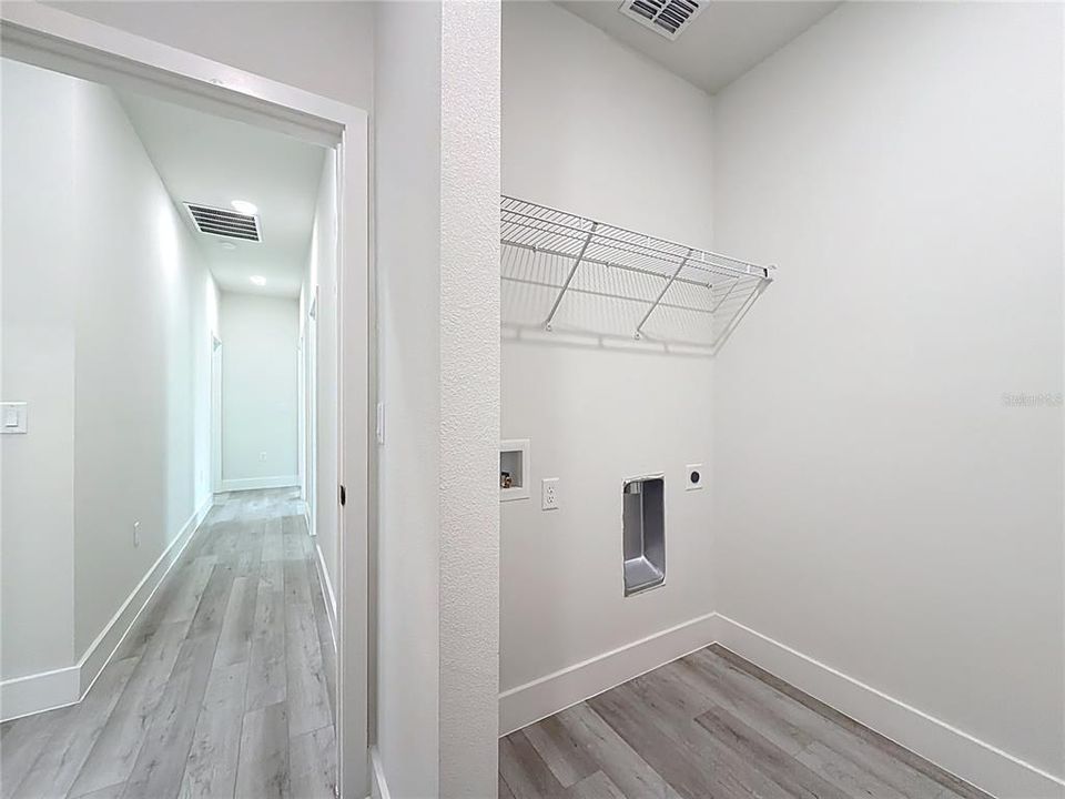 For Sale: $289,900 (4 beds, 2 baths, 1551 Square Feet)