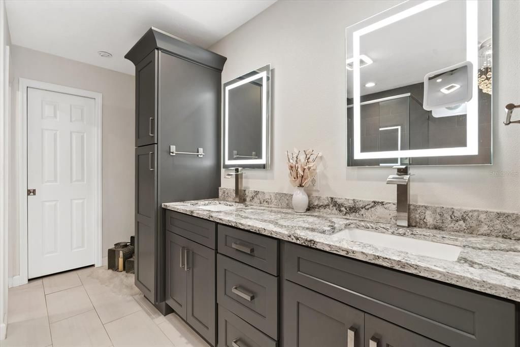 For Sale: $1,050,000 (3 beds, 2 baths, 2006 Square Feet)