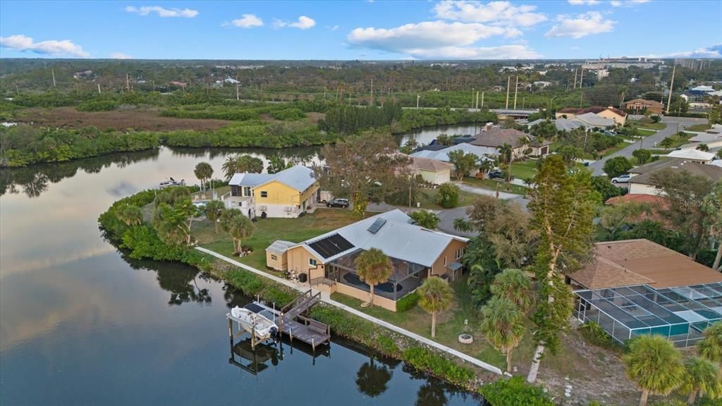 For Sale: $1,050,000 (3 beds, 2 baths, 2006 Square Feet)