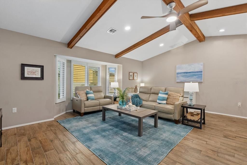 For Sale: $1,050,000 (3 beds, 2 baths, 2006 Square Feet)