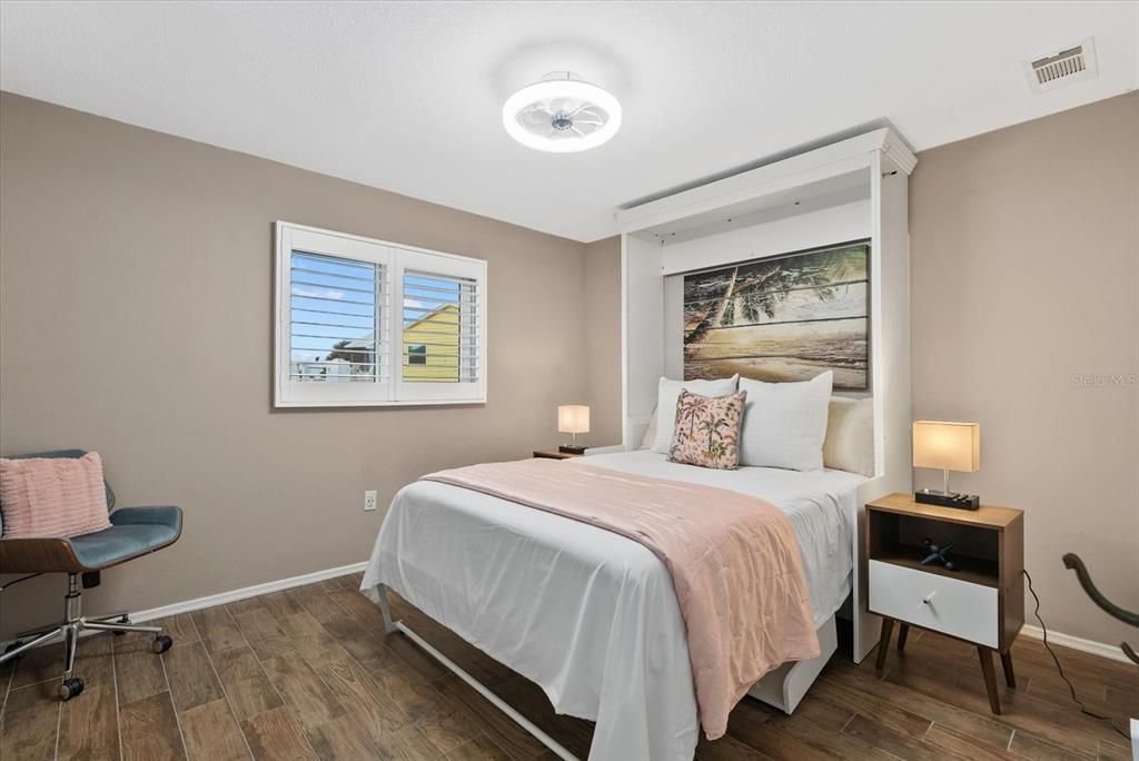 For Sale: $1,050,000 (3 beds, 2 baths, 2006 Square Feet)