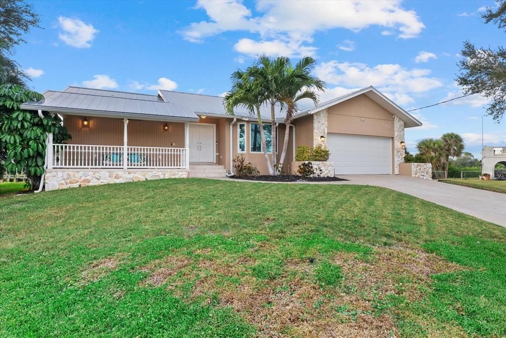 For Sale: $1,050,000 (3 beds, 2 baths, 2006 Square Feet)