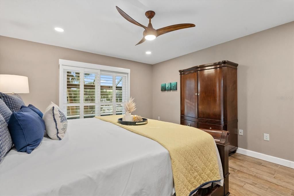 For Sale: $1,050,000 (3 beds, 2 baths, 2006 Square Feet)