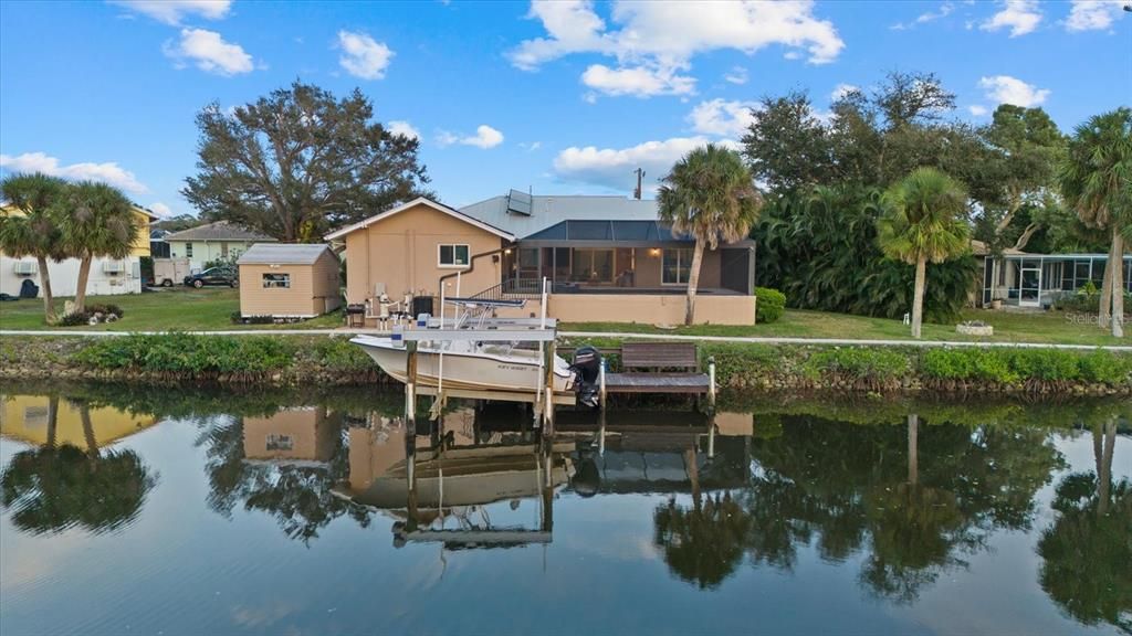For Sale: $1,050,000 (3 beds, 2 baths, 2006 Square Feet)