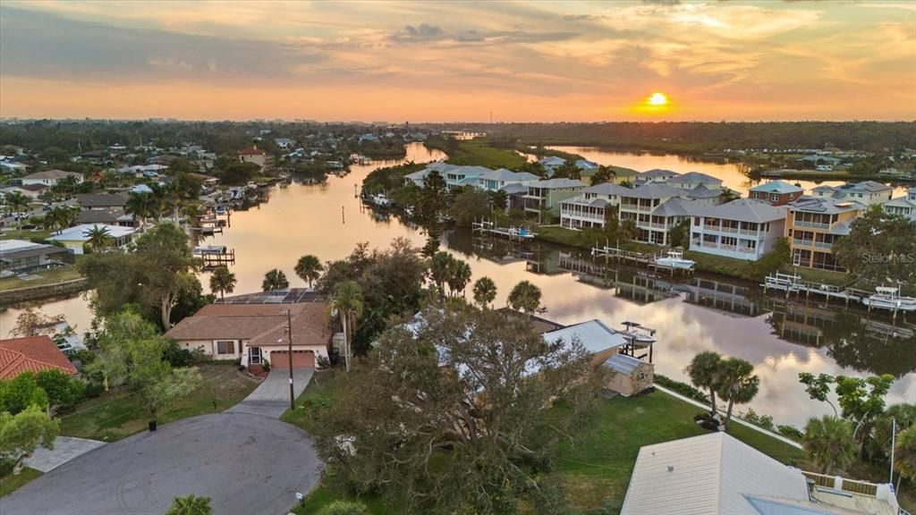 For Sale: $1,050,000 (3 beds, 2 baths, 2006 Square Feet)