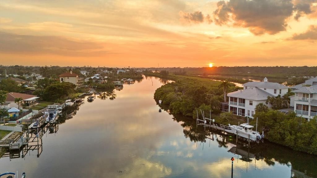 For Sale: $1,050,000 (3 beds, 2 baths, 2006 Square Feet)