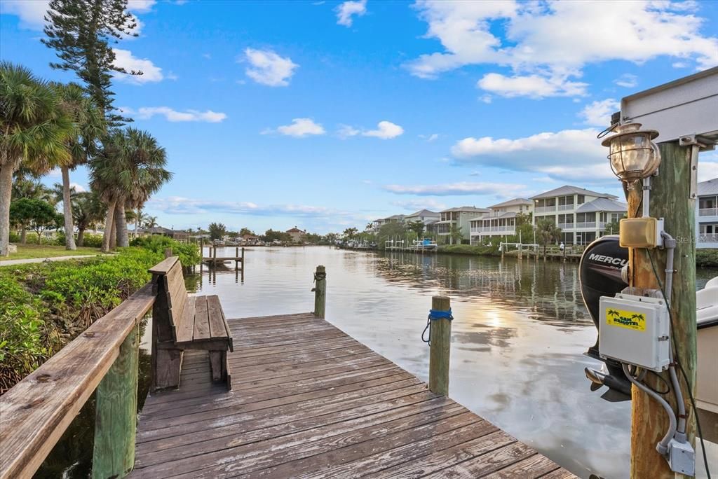 For Sale: $1,050,000 (3 beds, 2 baths, 2006 Square Feet)