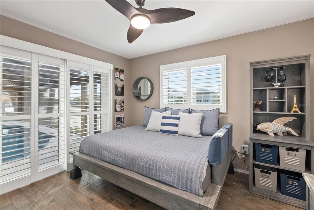 For Sale: $1,050,000 (3 beds, 2 baths, 2006 Square Feet)