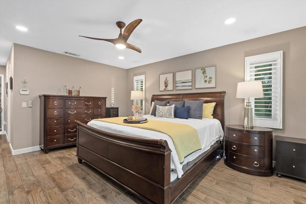 For Sale: $1,050,000 (3 beds, 2 baths, 2006 Square Feet)