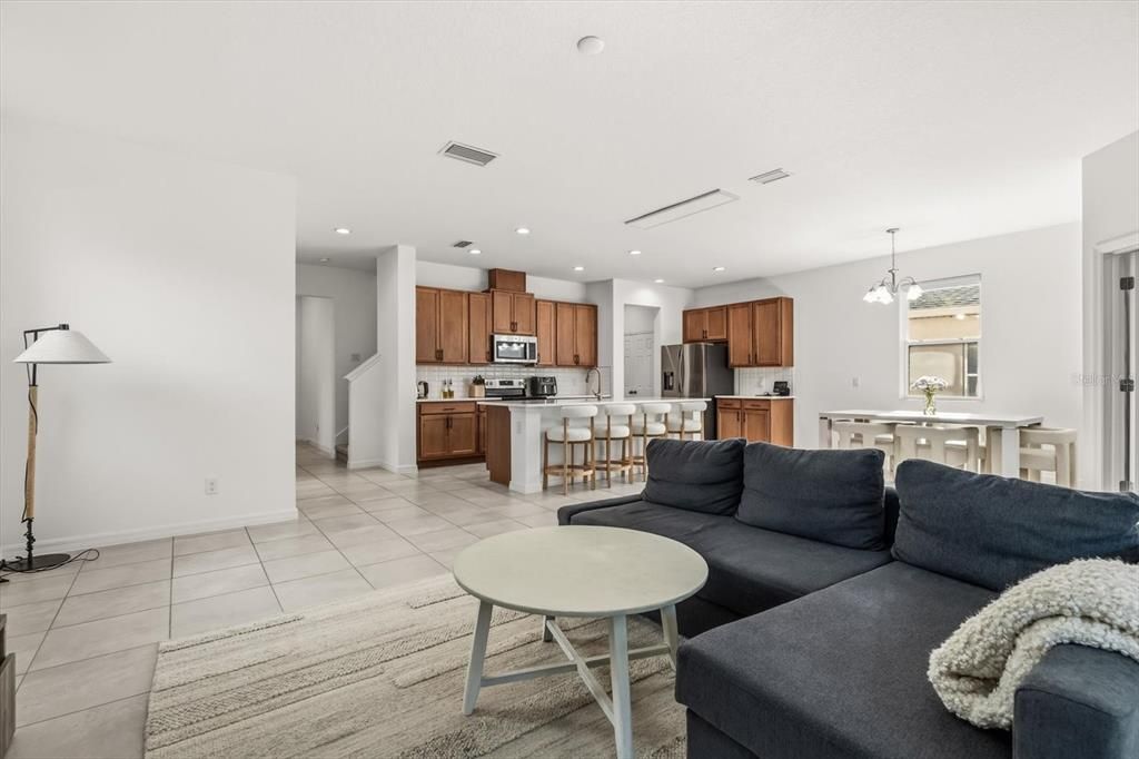 En Venta: $485,000 (4 camas, 2 baños, 2963 Pies cuadrados)