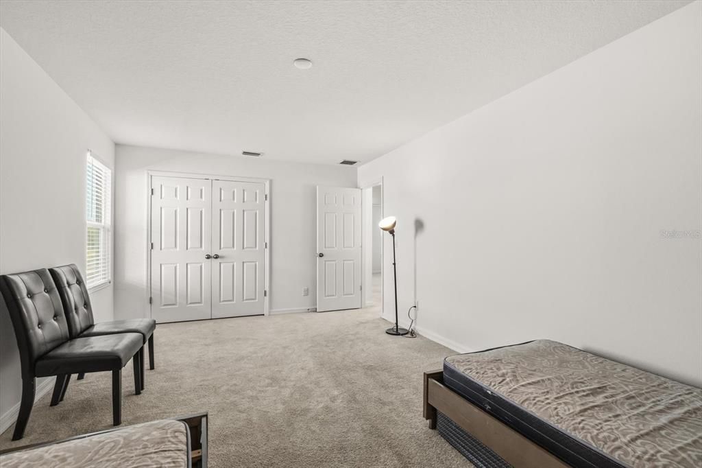 En Venta: $485,000 (4 camas, 2 baños, 2963 Pies cuadrados)